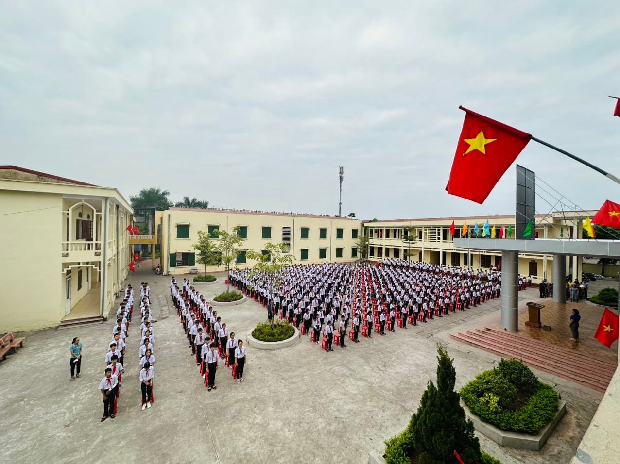 Trường THPT Hiệp Sơn